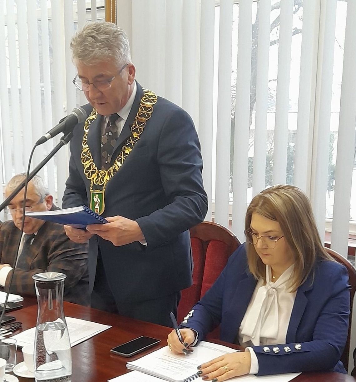 – Mam świadomość, że jest to rok szczególny. Ten budżet zostawimy dla swoich następców – mówił burmistrz miasta Wojciech Żukowski podczas sesji, na której uchwalono budżet na 2024 r.