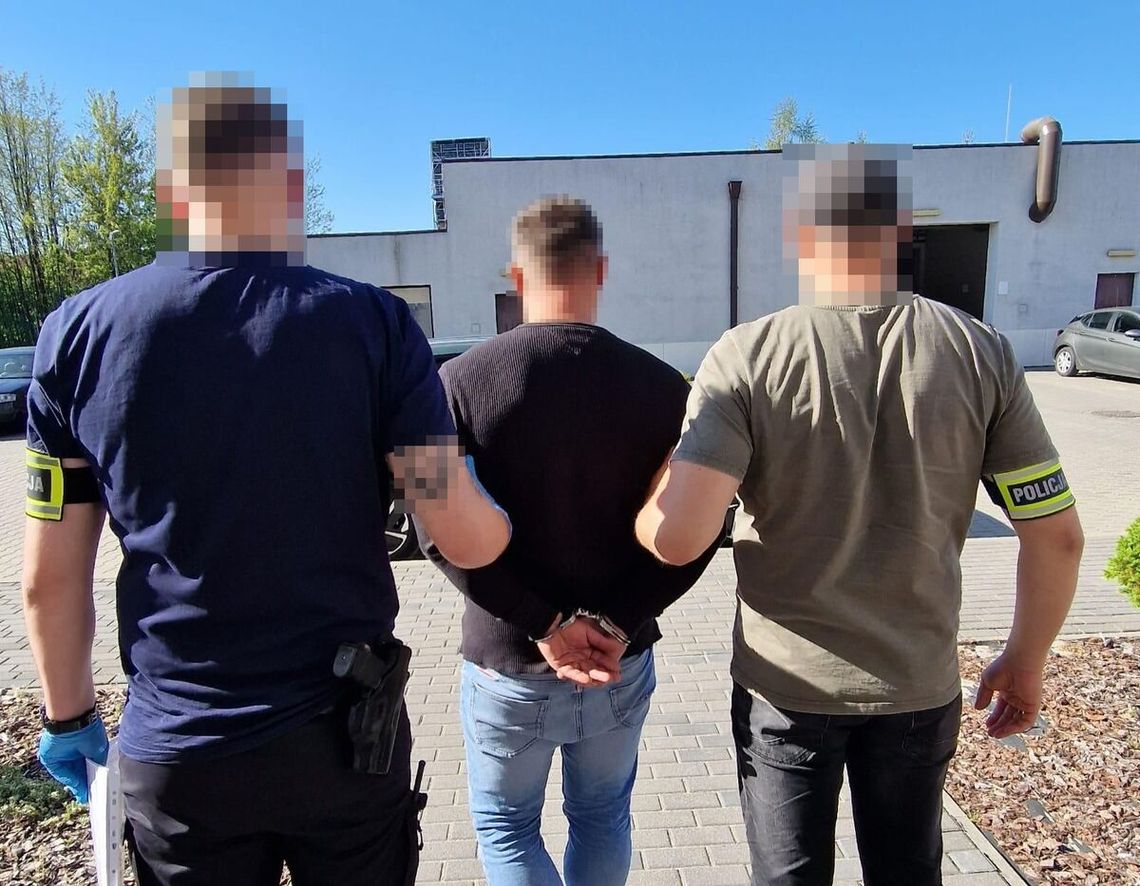 Poszukiwany od kilku lat ukrywał się przed wymiarem sprawiedliwości poza granicami kraju. Został już doprowadzony do zakładu karnego, gdzie spędzi zasądzoną karę 4 lat i 6 miesięcy pozbawienia wolności.