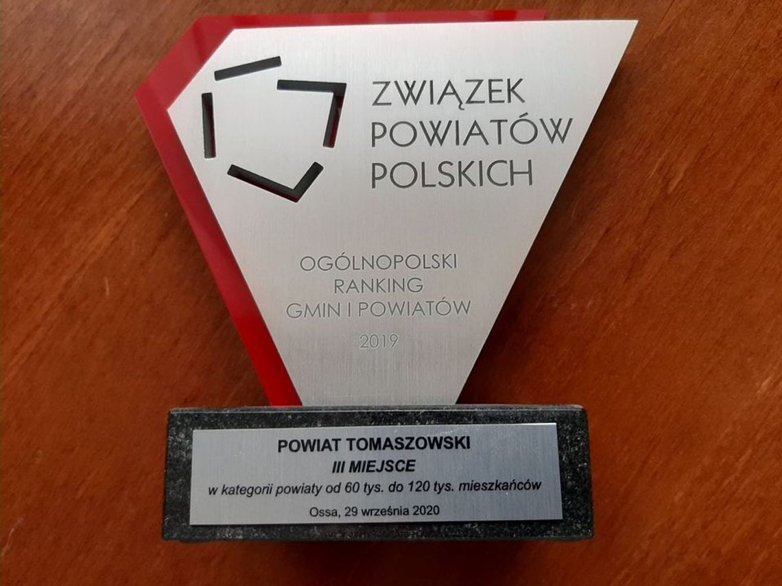 Tomaszowski na podium w rankingu powiatów