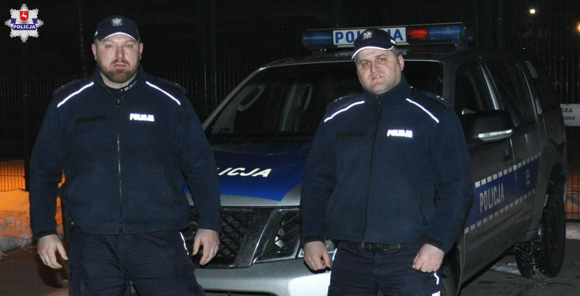 Tomaszowskie: Policjanci z Suśca uratowali życie mężczyźnie