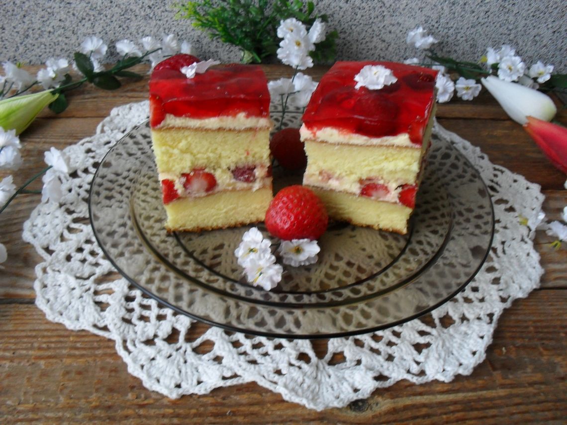 Tort truskawkowy, przepis Urszuli Świecy z Hrubieszowa