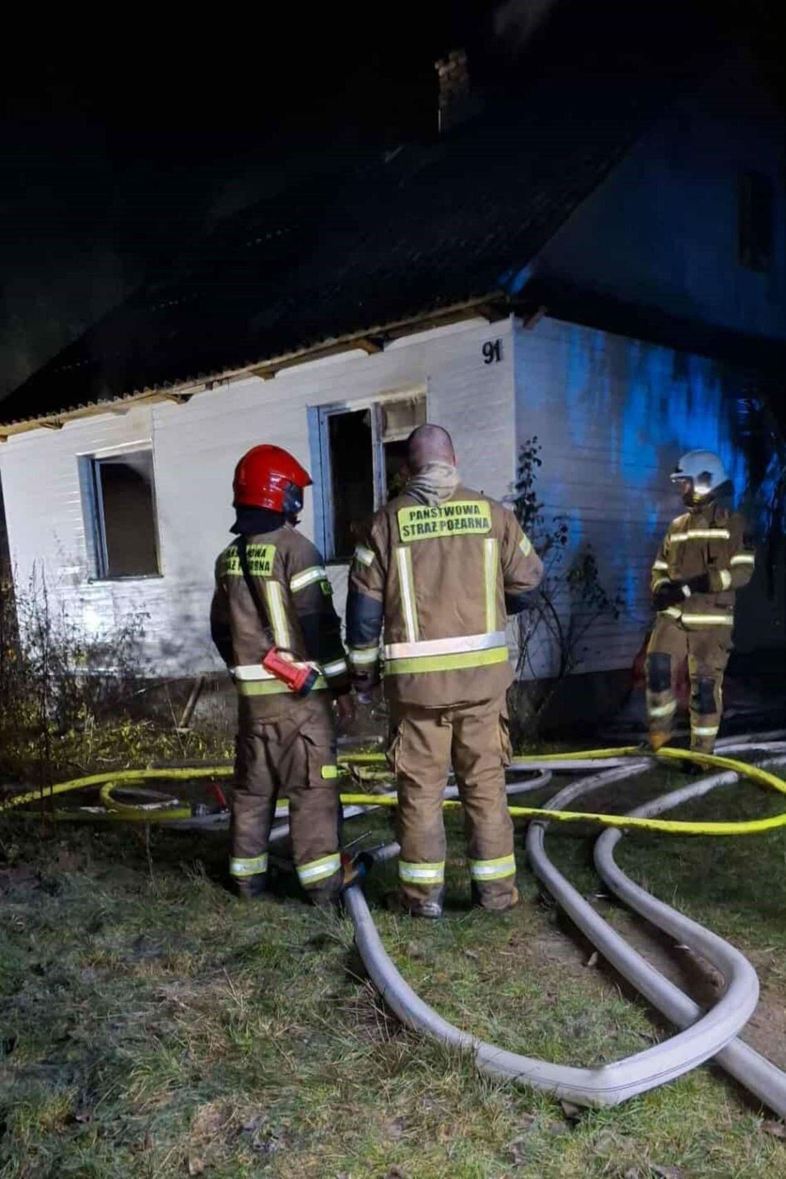 Śledczy wyjaśniają jak doszło do pożaru, w którym zginął człowiek.