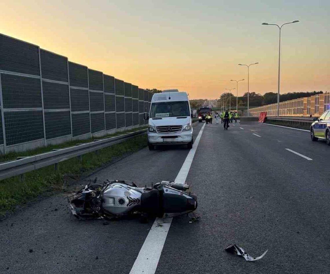 Tragiczny wypadek na S12. Zginął 26-latek z gm. Stary Zamość W wyniku wypadku na S12 śmierć na miejscu poniósł 26-letni kierujący motocyklem mieszkaniec gm. Stary Zamość.