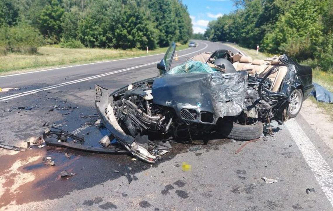 Tragiczny wypadek pod Frampolem - kierowca BMW zginął na miejscu Tragiczny wypadek pod Frampolem - kierowca BMW zginął na miejscu