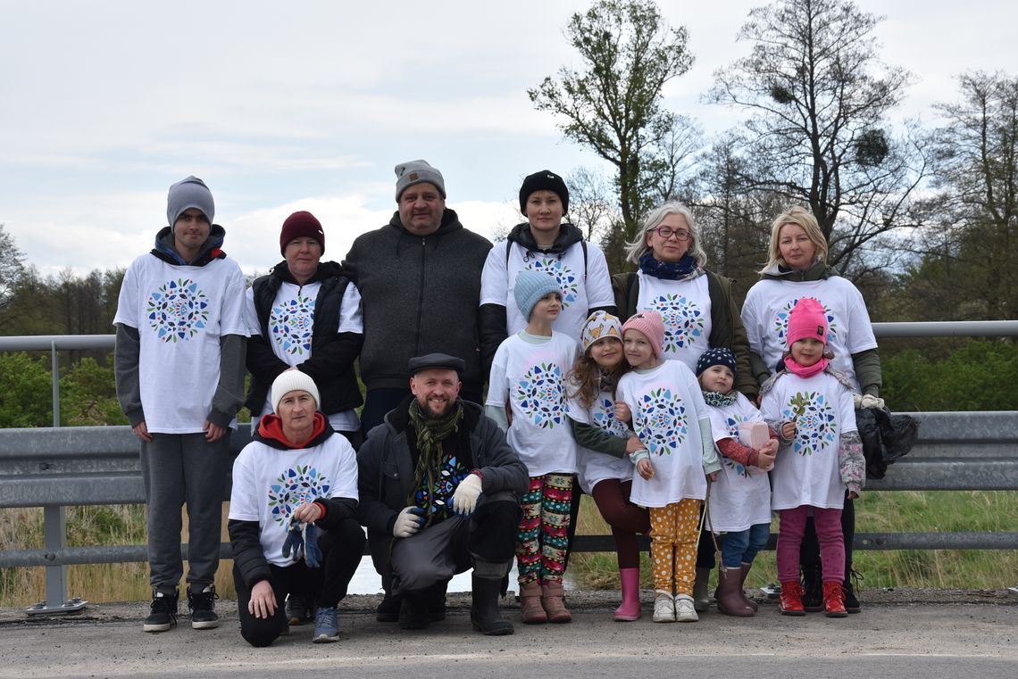 Turobin: Mieszkańcy sprzątali rzekę [ZDJECIA]