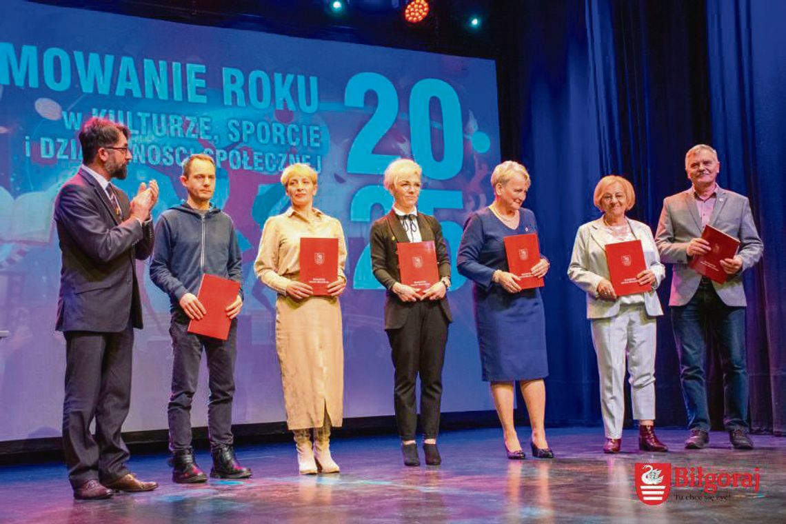 Burmistrz Biłgoraja Wojciech Gleń wręczył nagrody za wybitne osiągnięcia w kulturze, sporcie i działalności społecznej za 2025 r.