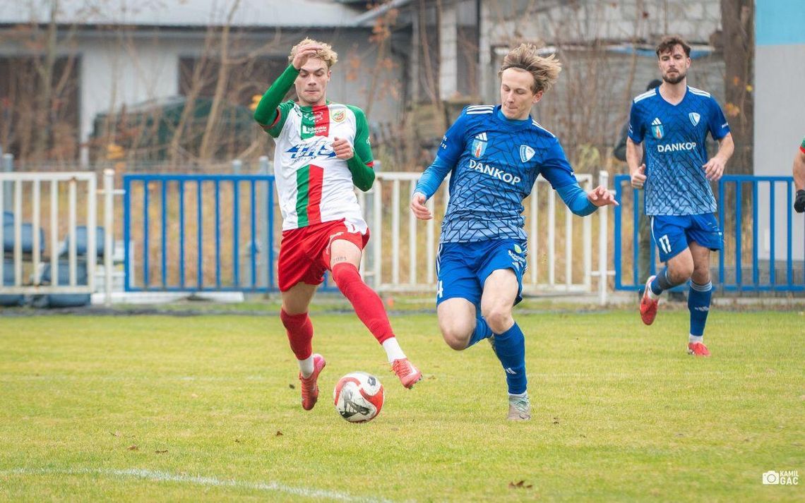 Na półmetku sezonu Janowianka dała się wyprzedzić w tabeli tylko pięciu rywalom.