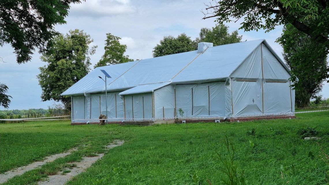W zabytkowym zespole dworsko-parkowym w Bokinii trwają prace konserwatorskie w dworku Du Chateau.