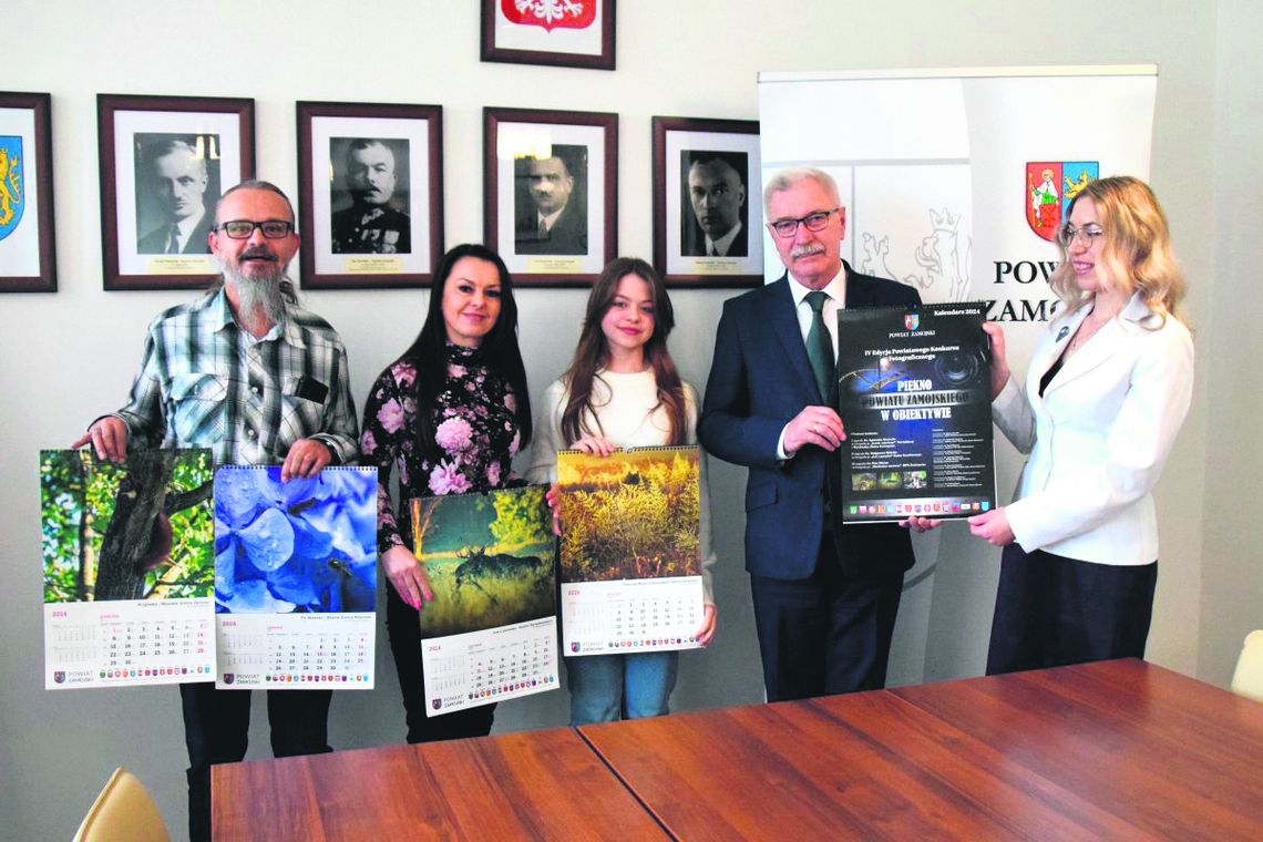 Do zwycięzców trafiły nagrody finansowe, a nagrodzone fotografie zostały opublikowanych w kalendarzu Powiatu Zamojskiego na 2024 r.