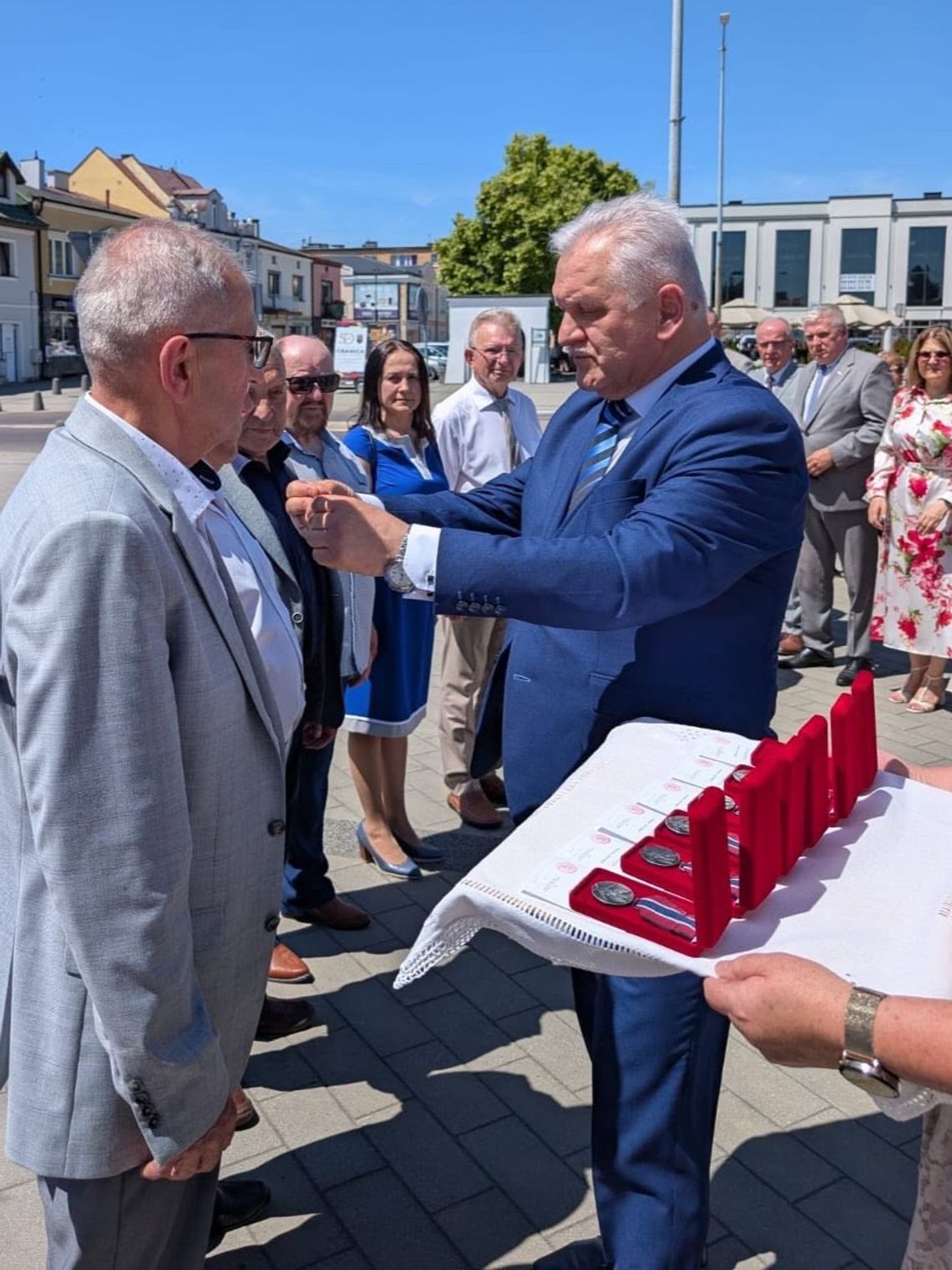 Uczcili 46. rocznicę strajku WSK Świdnik w Tomaszowie Lubelskim. Wręczono medale Pro Patria Wręczenie Medali Pro Patria byłym pracownikom zakładu WSK „Świdnik”, którzy przed 46 laty uczestniczyli w proteście.