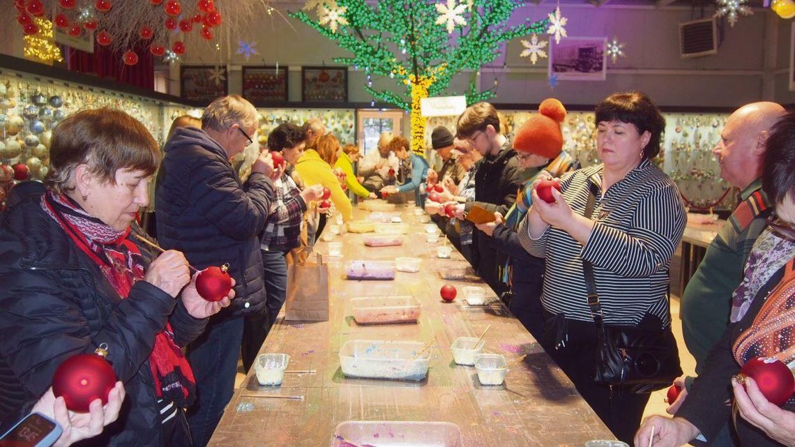 Zintegrowana grupa uczestników programu realizowanego przez Centrum Pomocy Migrantom i Uchodźcom – Caritas Diecezji Zamojsko-Lubaczowskiej w Zamościu.