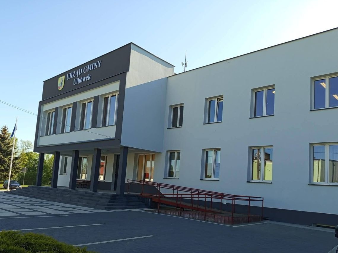 Tak wygląda po termomodernizacji Urząd Gminy w Ulhówku.