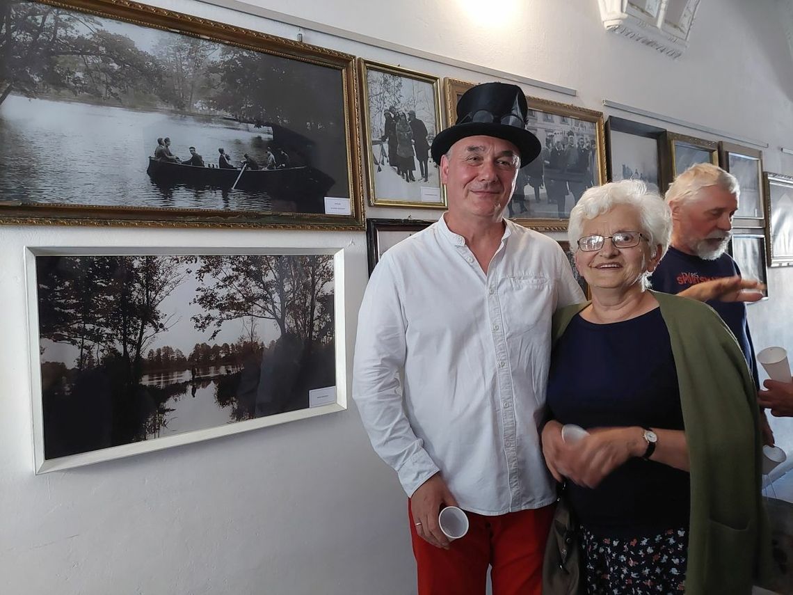 Adam Gąsianowski - twórca Muzeum Starej Fotografii - i Marta Rybicka-Sankowska - córka Mirosława Rybickiego.