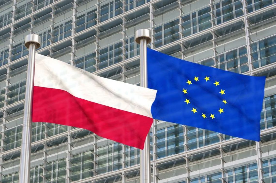 Polska jest członkiem Unii Europejskiej od 1 maja 2004 r. na mocy Traktatu Akcesyjnego.