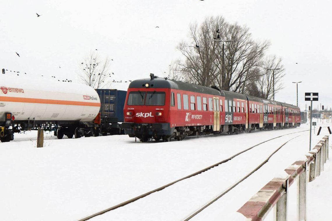 Uwięzieni w „holenderskim szrocie”. Czy pasażerowie ze wschodniej Polski to podróżni drugiej kategorii? Bywa że podróż koleją na trasie Hrubieszów – Kraków jest testem wytrzymałości dla pasażerów o mocnych nerwach.