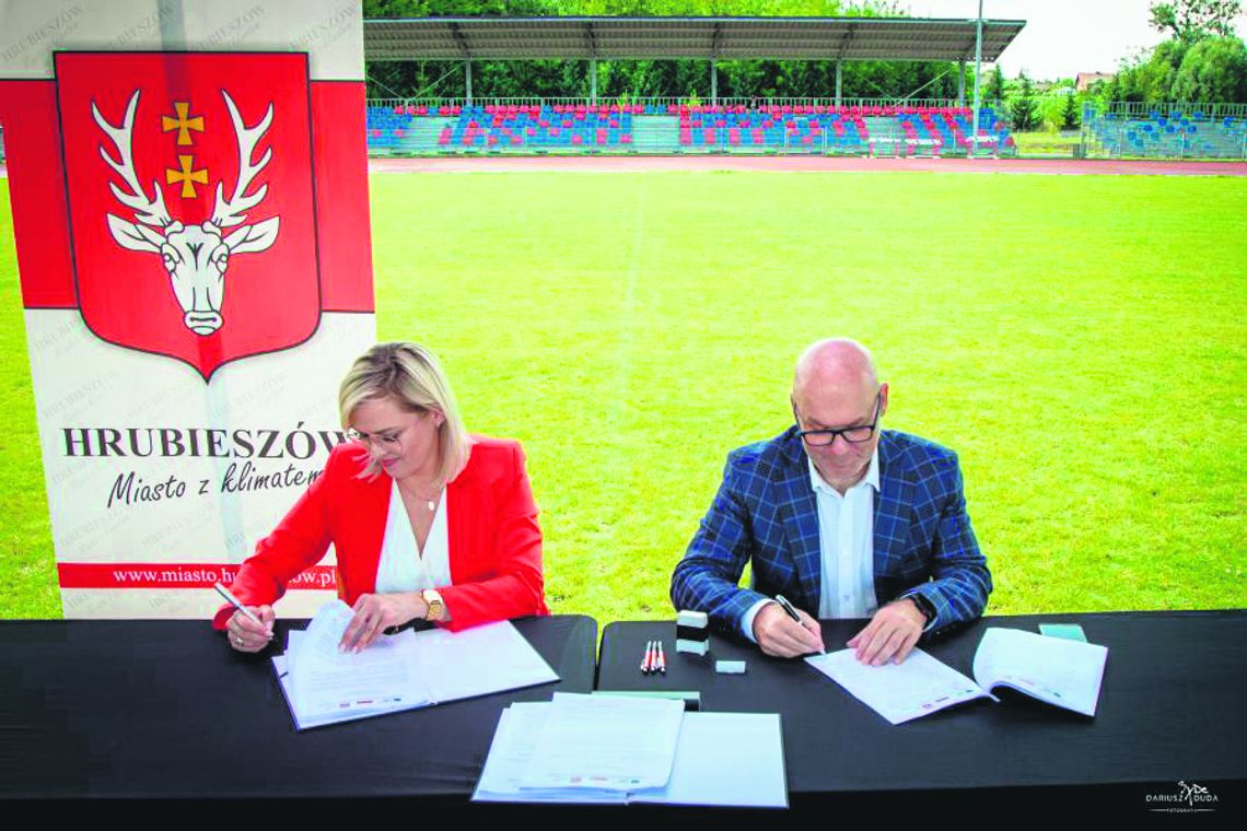 Rozbudowa i modernizacja Hrubieszowskiego Ośrodka Sportu i Rekreacji obejmie budowę i zagospodarowanie boisk piłkarskich ze sztuczną nawierzchnią.
