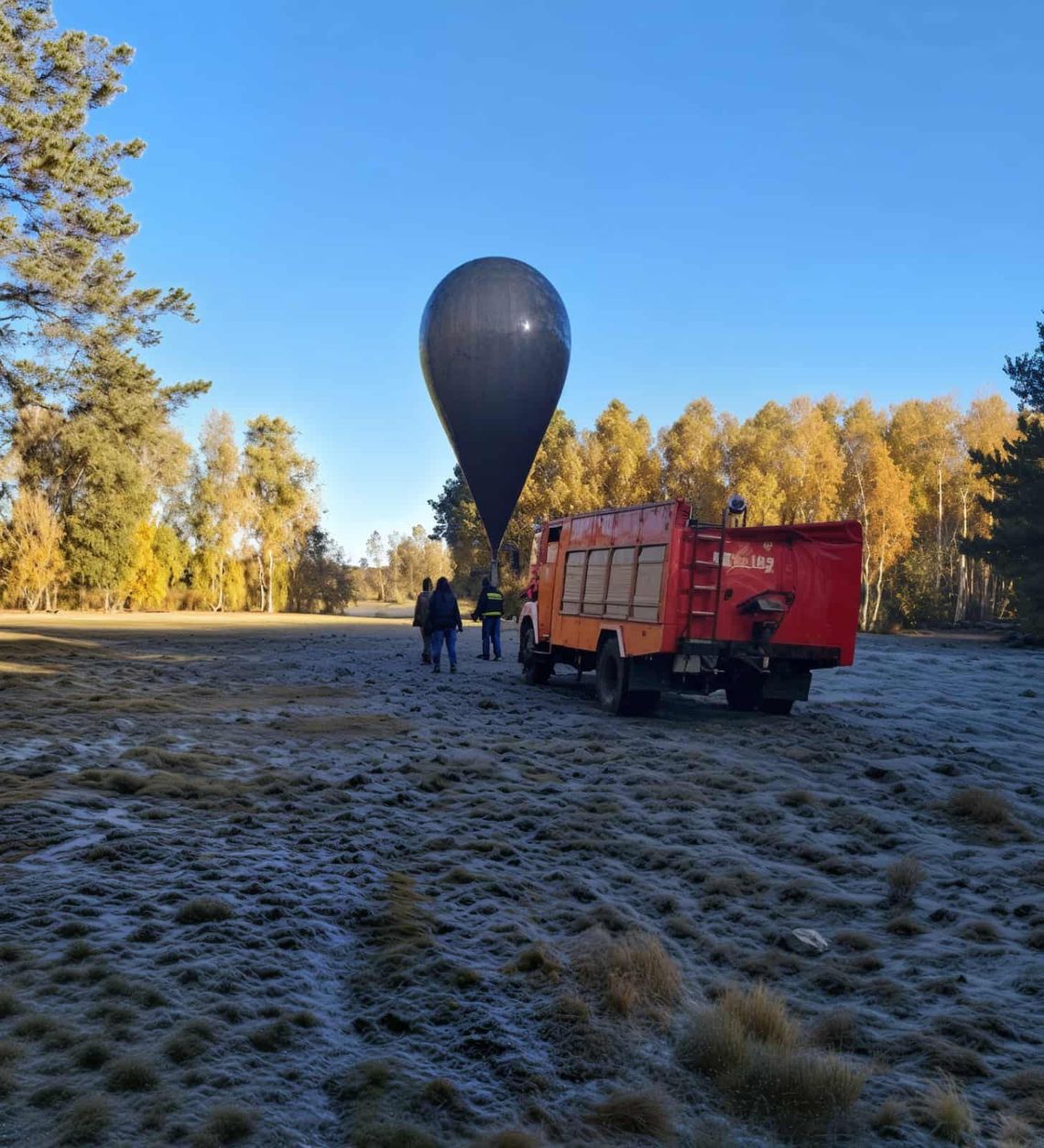 Lubelskie: W Koszołach wylądował balon z ładunkiem zza wschodniej granicy Czarny balon wylądował we wsi Koszoły.