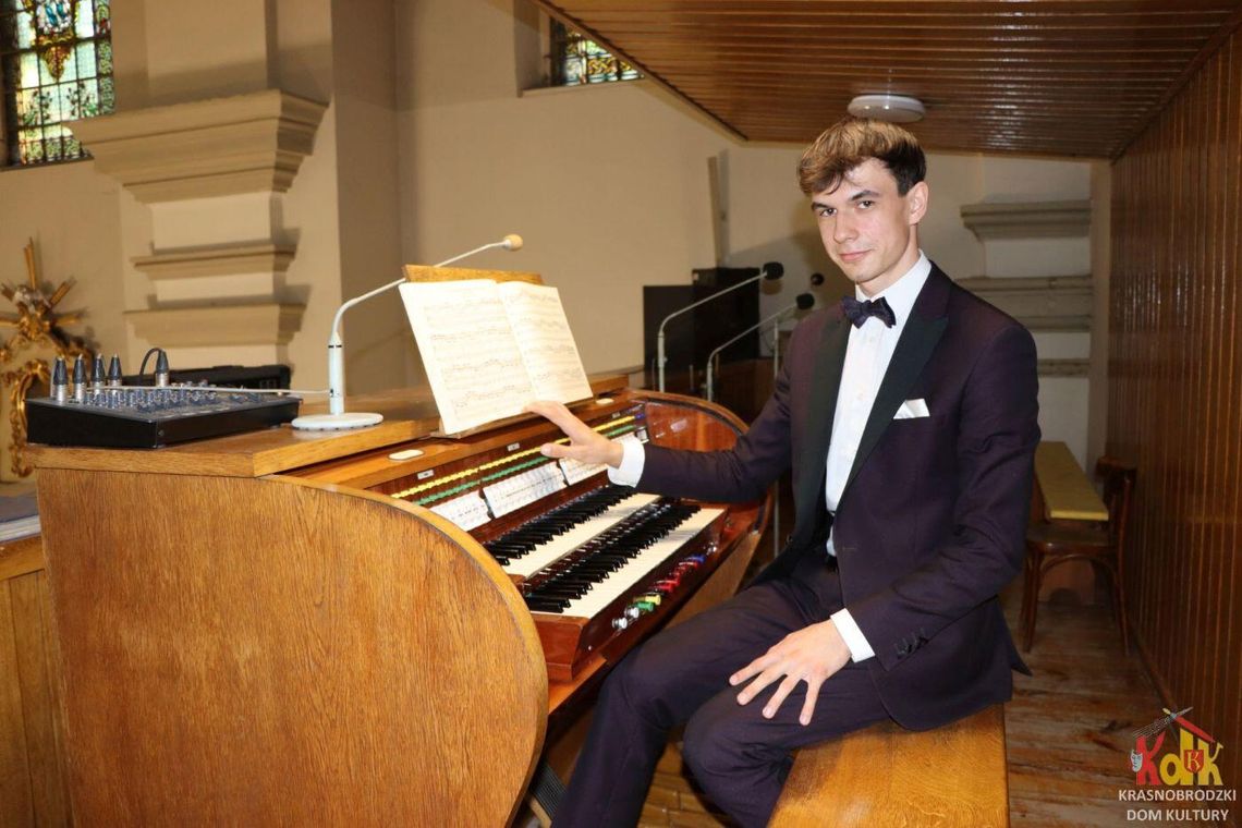 W Krasnobrodzie zabrzmiały organy. Per Artem ad Astra Bohaterem inauguracji Festiwalu Muzyki Organowej i Kameralnej „Per Artem ad Astra” był Bartosz Wódczak.