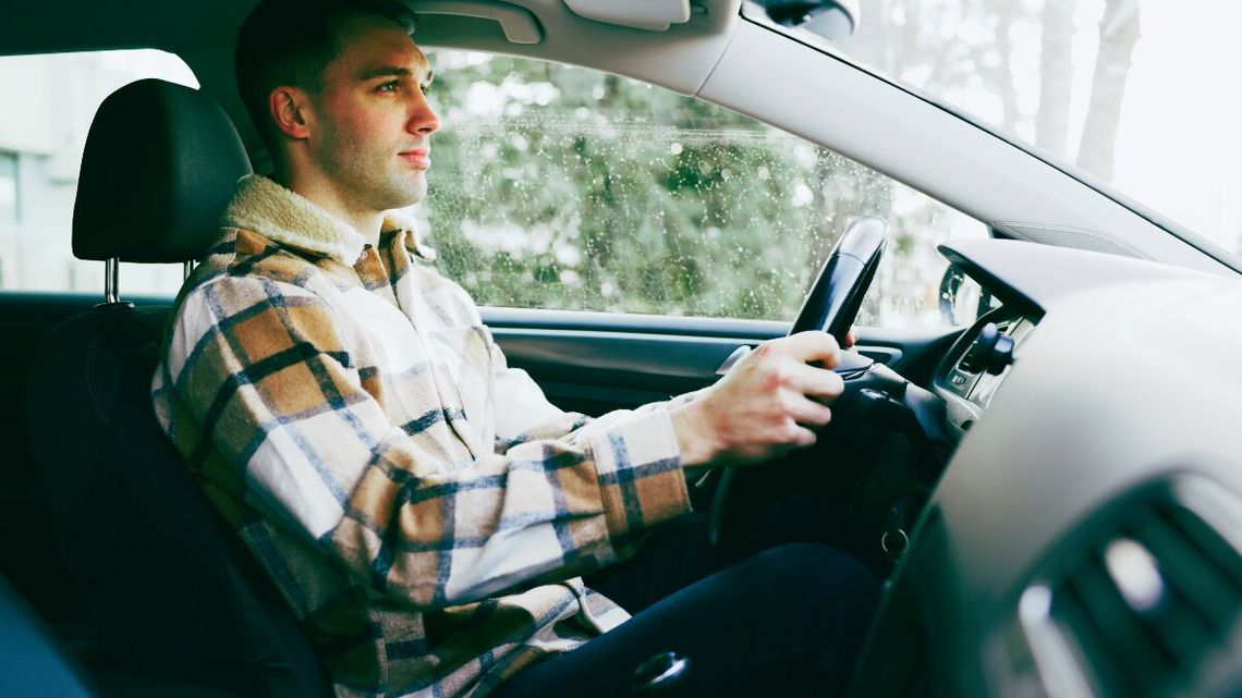 W Polsce większość kierowców prowadzi na trzeźwo, ale tylko 1/5 przestrzega ograniczeń prędkości