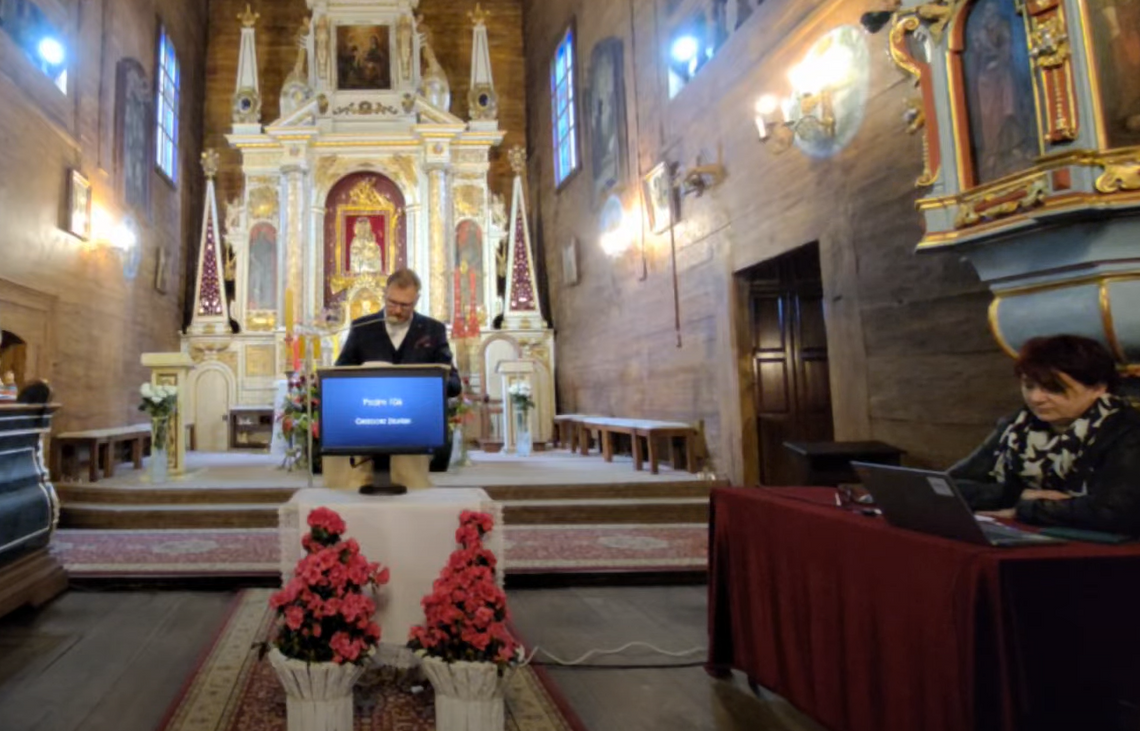 8 maja od godz. 9 rano do 15 w Sanktuarium MB w Tomaszowie Lubelskim mieszkańcy czytają Biblię.