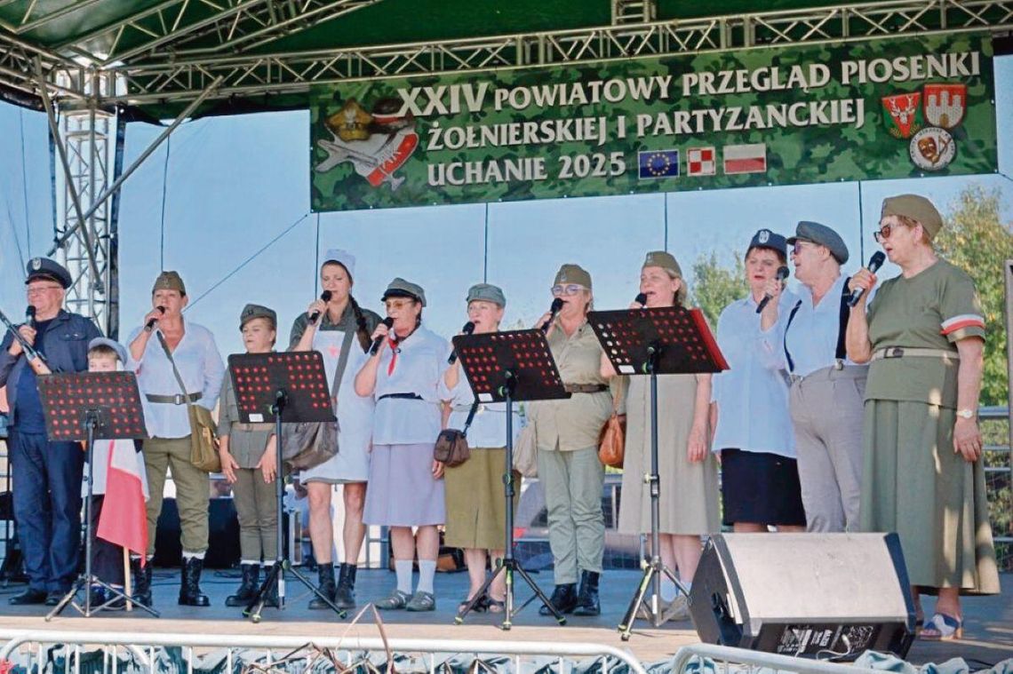 W tegorocznym Powiatowym Przeglądzie Piosenki Żołnierskiej i Partyzanckiej w Uchaniach udział wzięło czternaście zespołów śpiewaczych oraz jedna solistka.