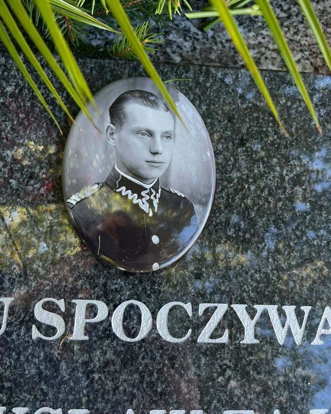 W Żernikach odsłonięto nowy nagrobek plut. Mieczysława Zajączkowskiego Nowy nagrobek plut. Mieczysława Zajączkowskiego został wykonany przez IPN Oddział w Lublinie z inicjatywy Gminy Ulhówek.
