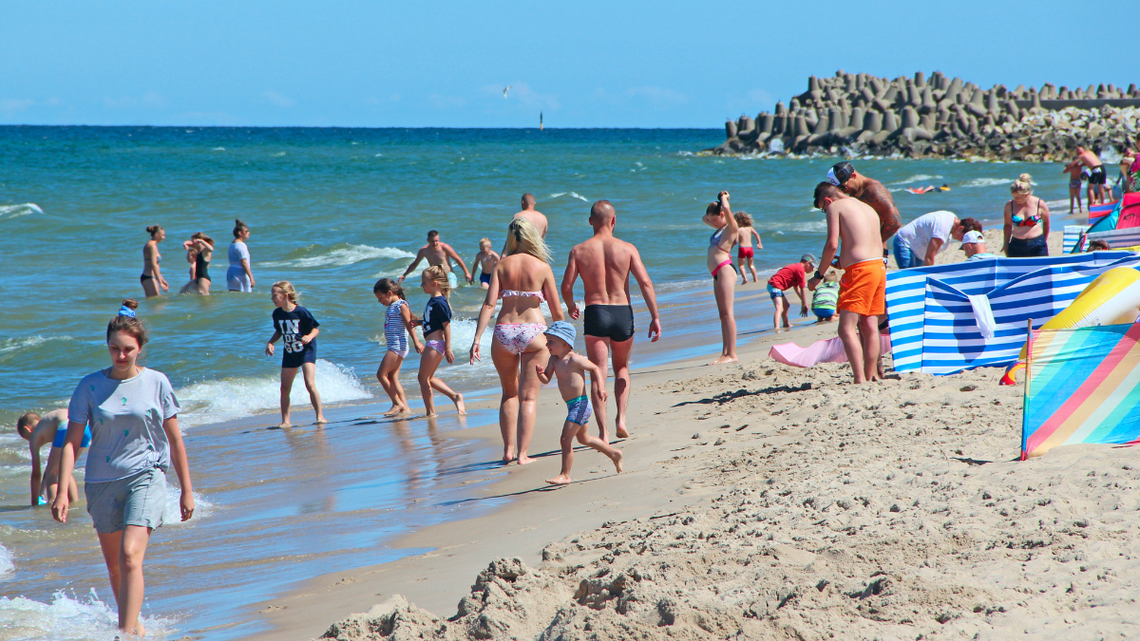 Wakacje dla Polaków nie są powodem do tego, żeby tracić rozsądek w wydawaniu pieniędzy.