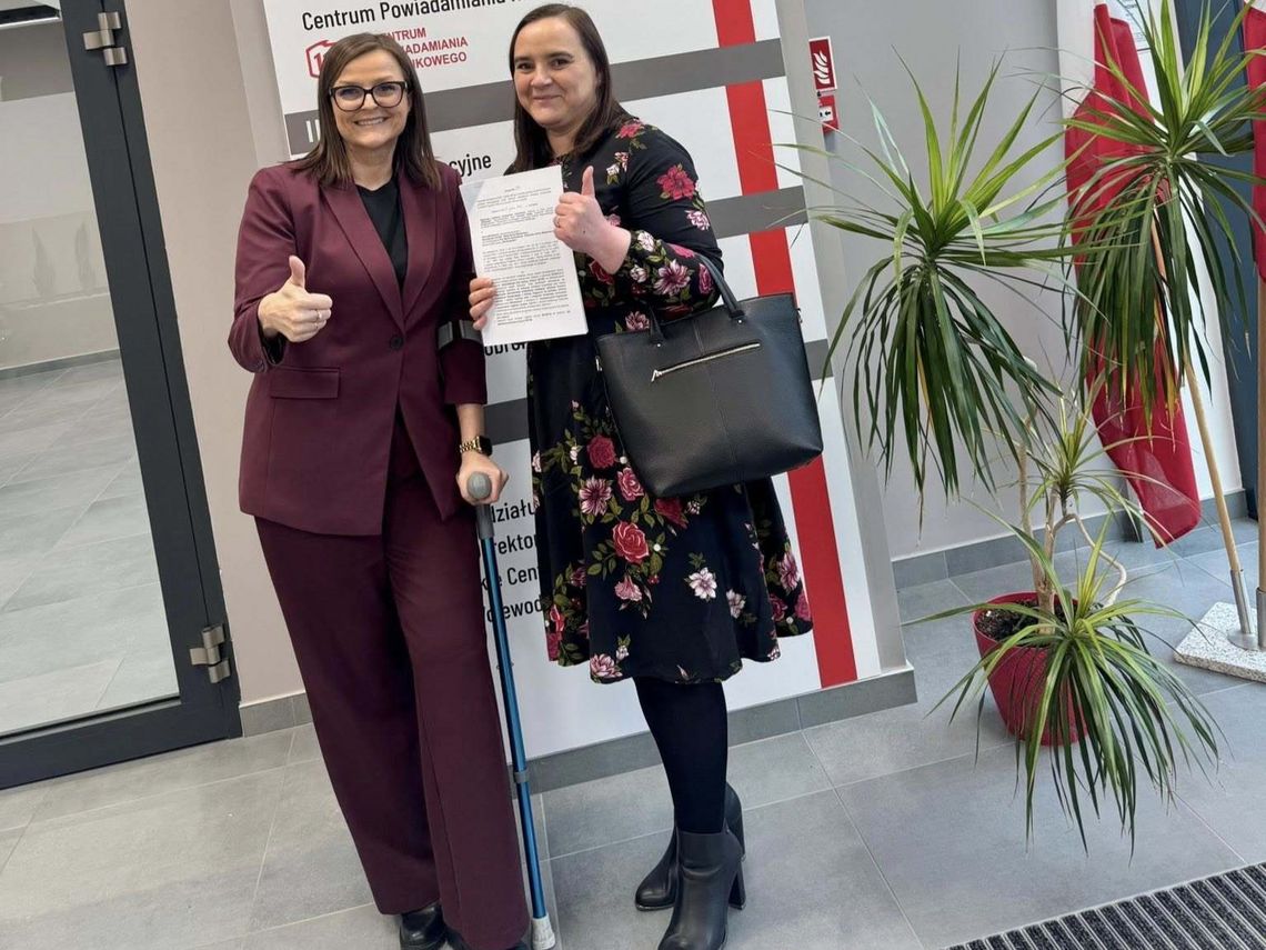 Wójt Gminy Werbkowice, Monika Podolak (pierwsza z prawej), zawarła umowę na wykorzystanie przyznanego dofinansowania na projekt Centrum Zarządzania Kryzysowego.