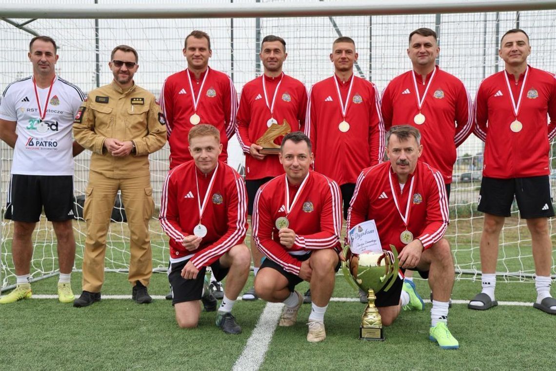 Strażacy z KP PSP Tomaszów Lubelski - wicemistrzami województwa lubelskiego w piłce nożnej.