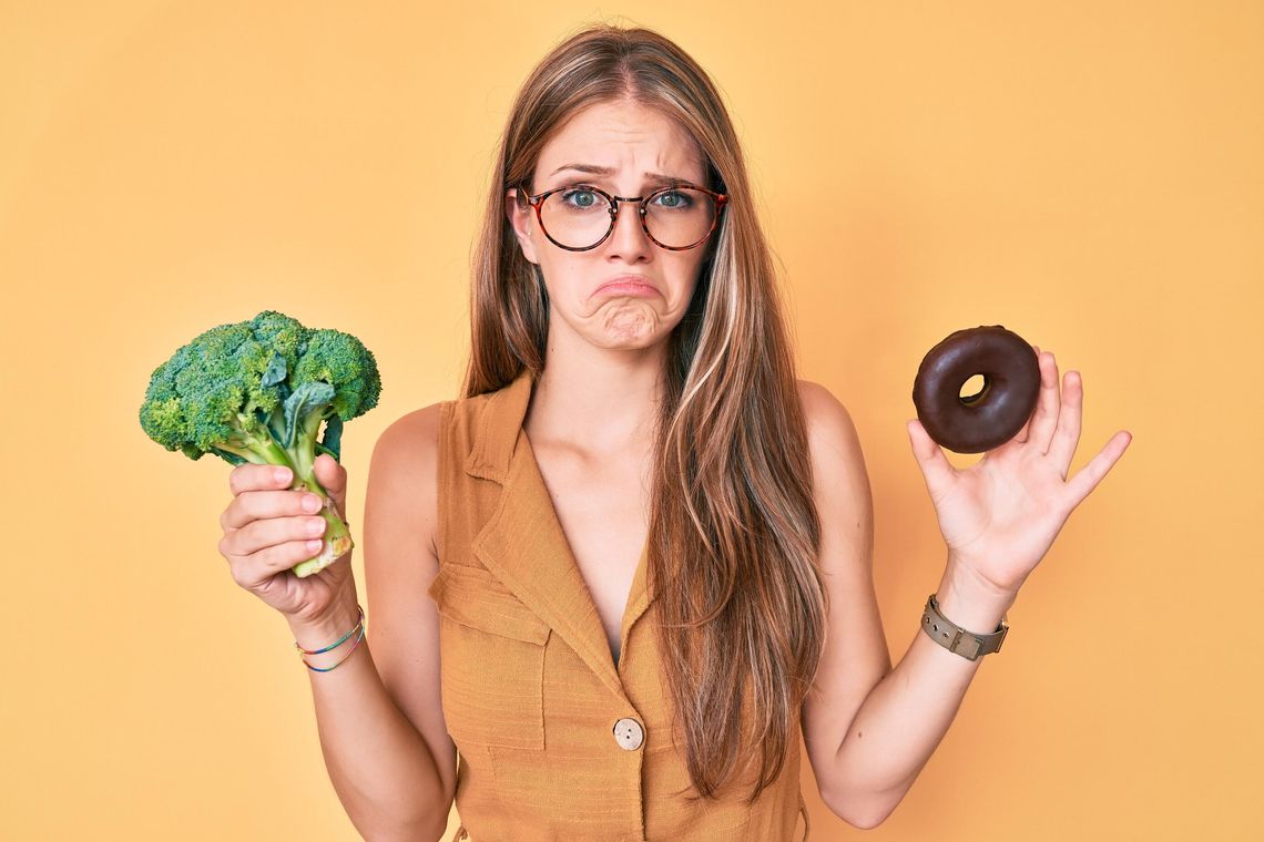Polacy znają zasady zdrowej diety, ale ich nie stosują.
