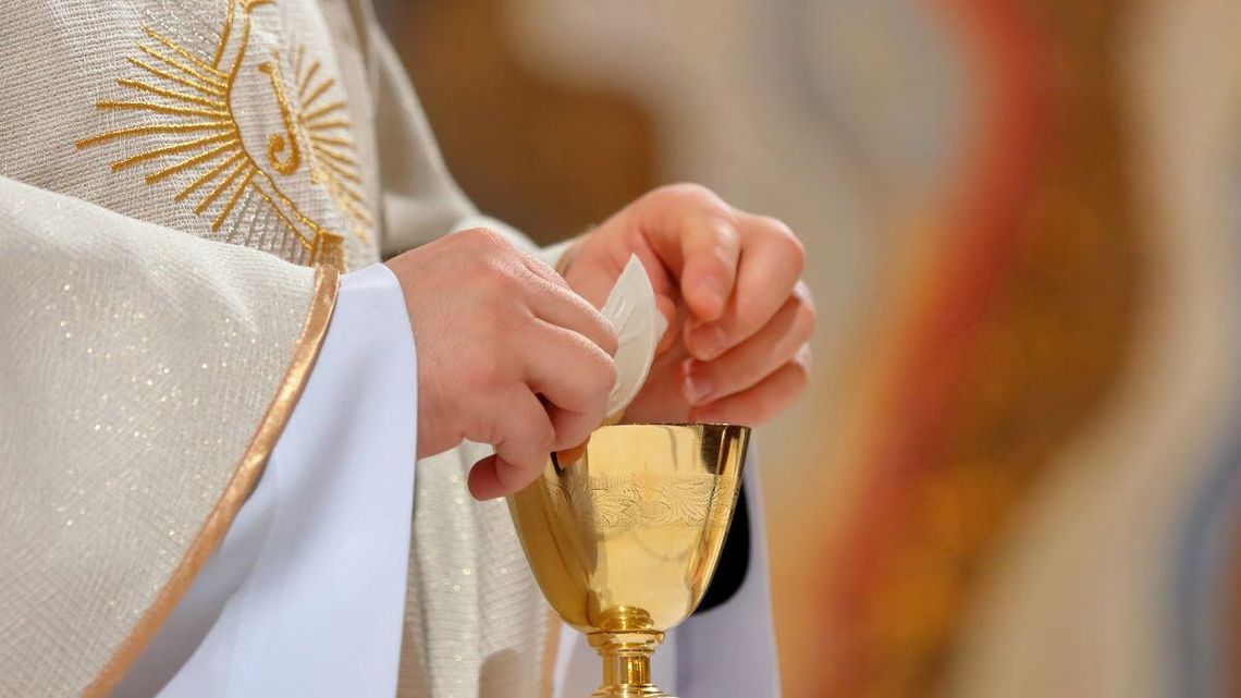 Proboszcz przesunął wizyty duszpasterskie w domach na późniejszy termin. Teraz ludzie otrzymali trzy koperty z opisanymi celami datków.