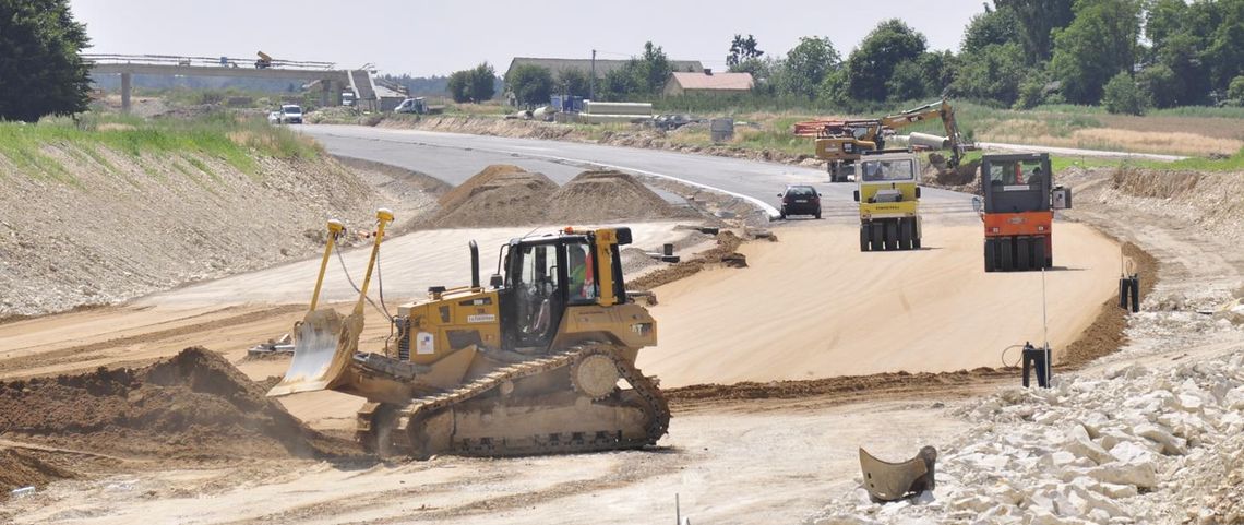 Wojewoda lubelski wydał decyzję ZRID dla ponad 12-kilometrowego fragmentu trasy Zamość Wschód-Zamość Południe. Inwestycja ma pochłonąć ponad 440 mln zł.