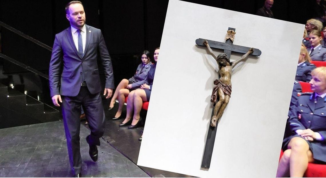 Sąd: Wojewoda Lubelski mógł zdjąć krzyż ze ściany. "Nie traktuję tego jako osobistego triumfu" Wojewoda Krzysztof Komorski