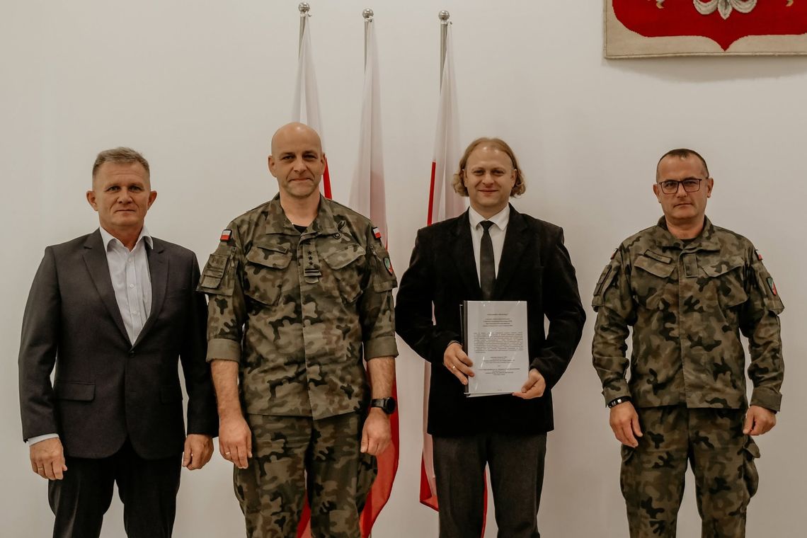 Wojsko będzie współpracować ze szkołami. Porozumienia podpisano w Hrubieszowie i Łaszczowie 2. Hrubieszowski Pułk Rozpoznawczy został jednostką patronacką dwóch szkół: W Hrubieszowie i w Łaszczowie.