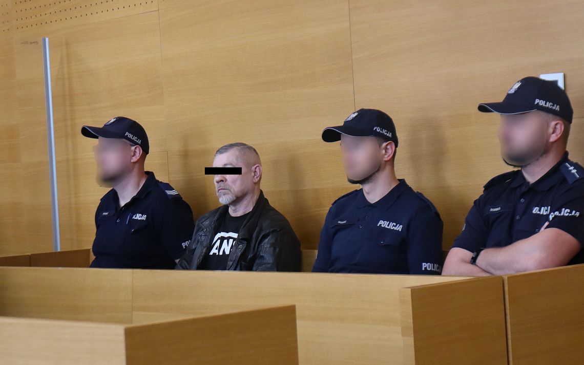 Oskarżony Adam Cz. sugerował przed sądem, że przyczyną jego zachowania mogło być połączenie alkoholu z lekami na serce.