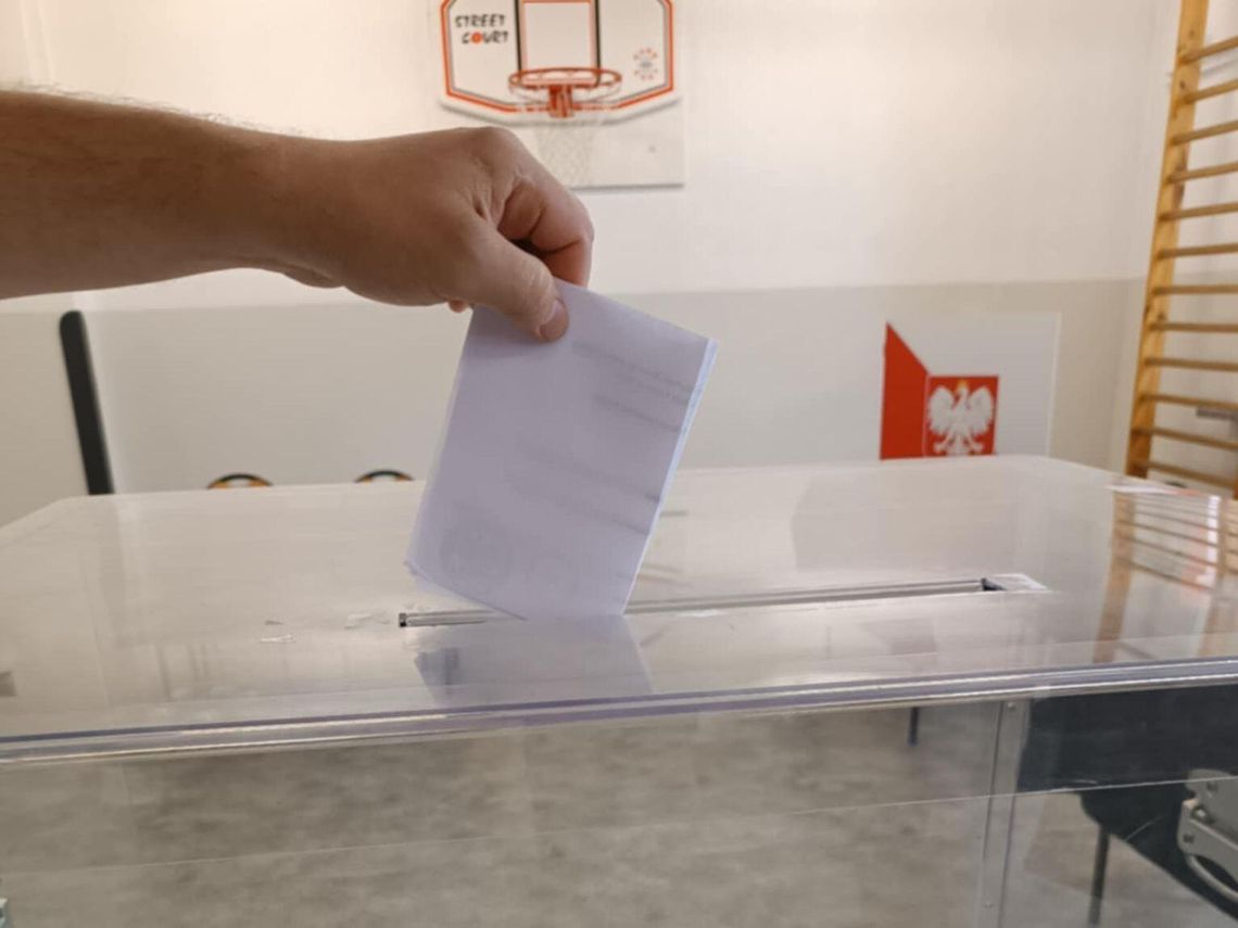 Wybory prezydenckie 2025. Frekwencja w Hrubieszowie na godz. 12. Są pierwsze dane PKW