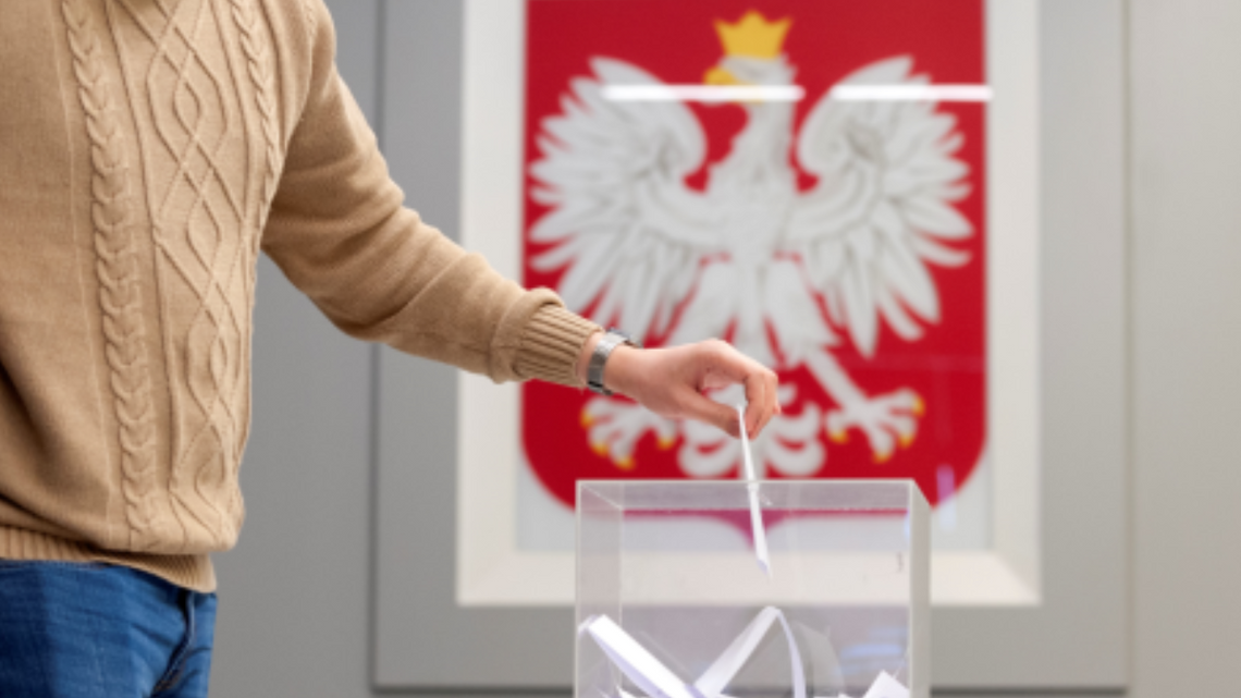 Wybory w czasie zwolnienia lekarskiego. Możemy iść i głosować? Za kilka dni druga tura wyborów prezydenckich. Wiele osób jest lub za chwilę będzie na L4. Czy jeśli pójdą i zagłosują, nie stracą zasiłku chorobowego z ZUS-u?