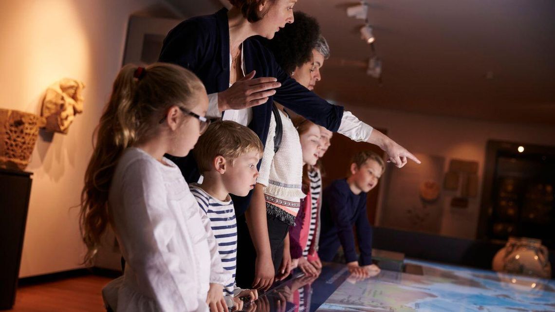 MEN przyznaje, że obecne przepisy „mogą działać na niekorzyść nauczycieli” i zapowiada wznowienie rozmów ze związkami zawodowymi.