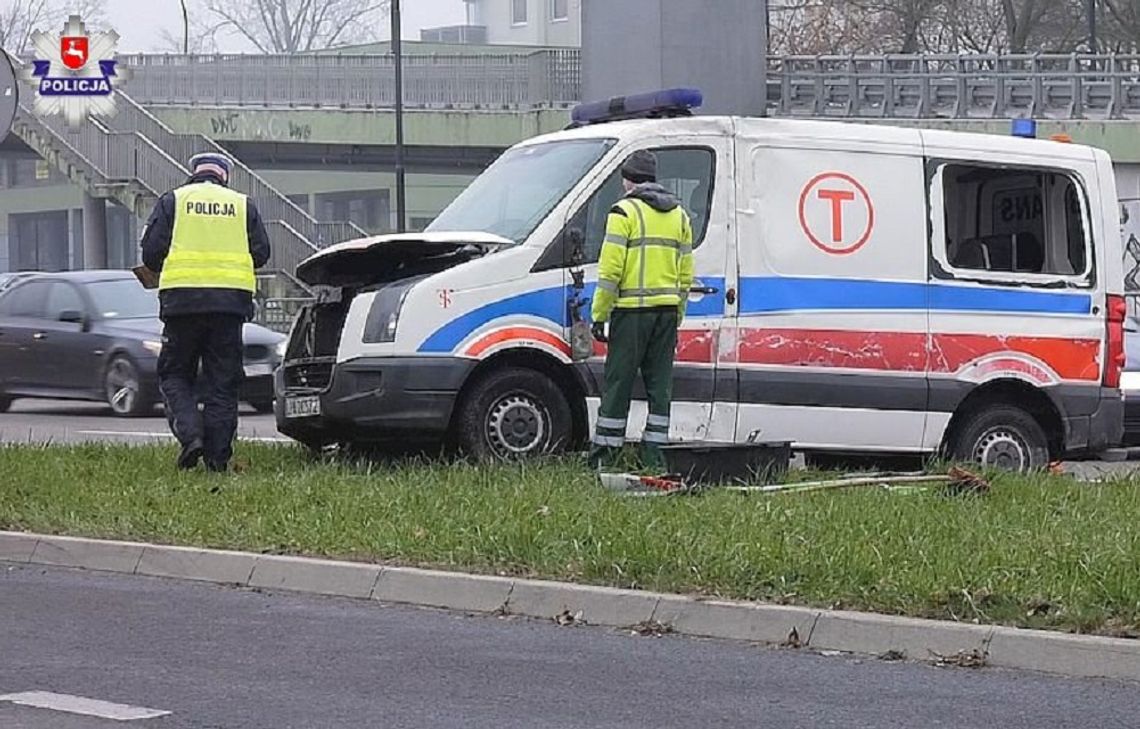 Wypadek karetki w Lublinie. 26-latek z Zamościa miał "lewe" prawo jazdy