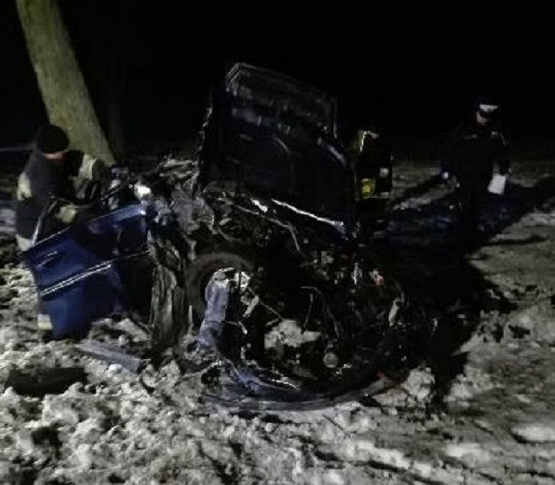 Wypadek między Łaszczowem a Żulicami. Dwaj młodzi mężczyźni w szpitalu