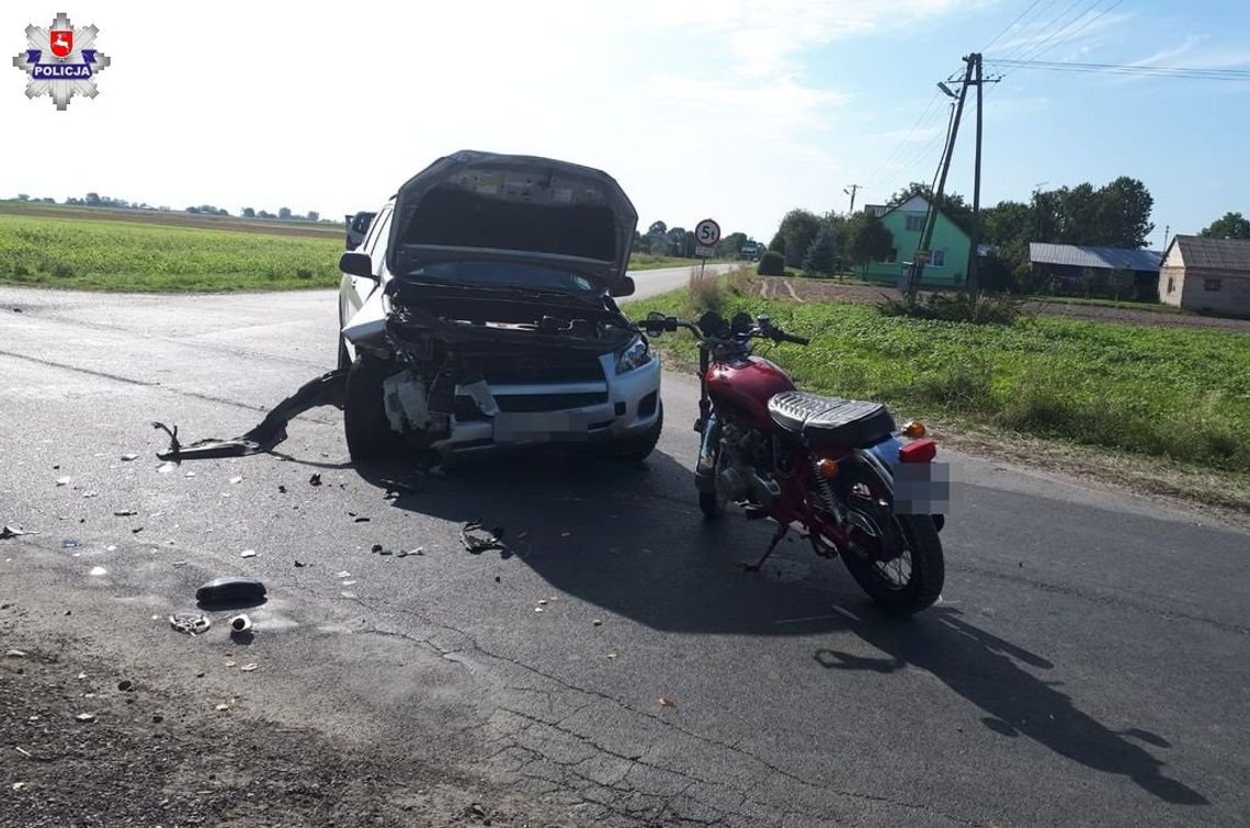 Wypadek w Nawozie. 68-latka wjechała toyotą w dwa motocykle