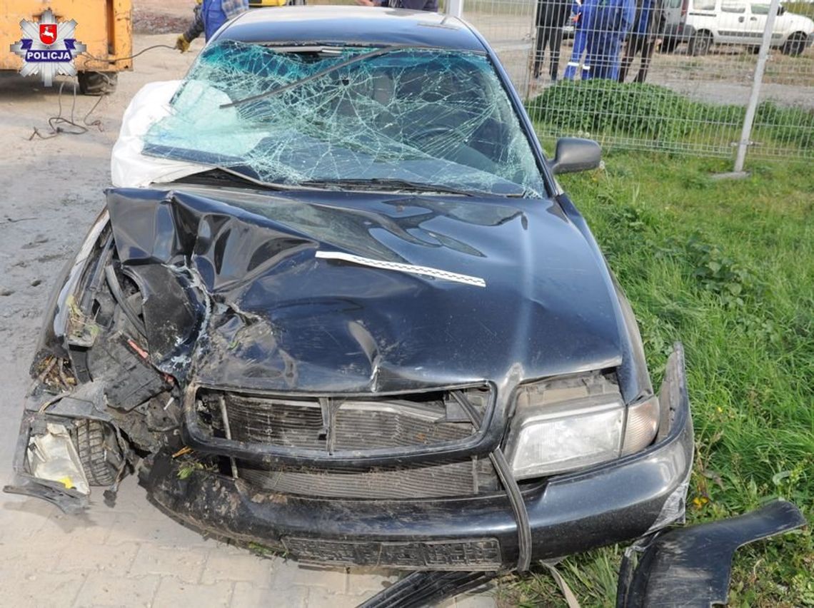 Wypadek w Sitańcu. Audi rozbiło się na betonowym przepuście (ZDJĘCIA)