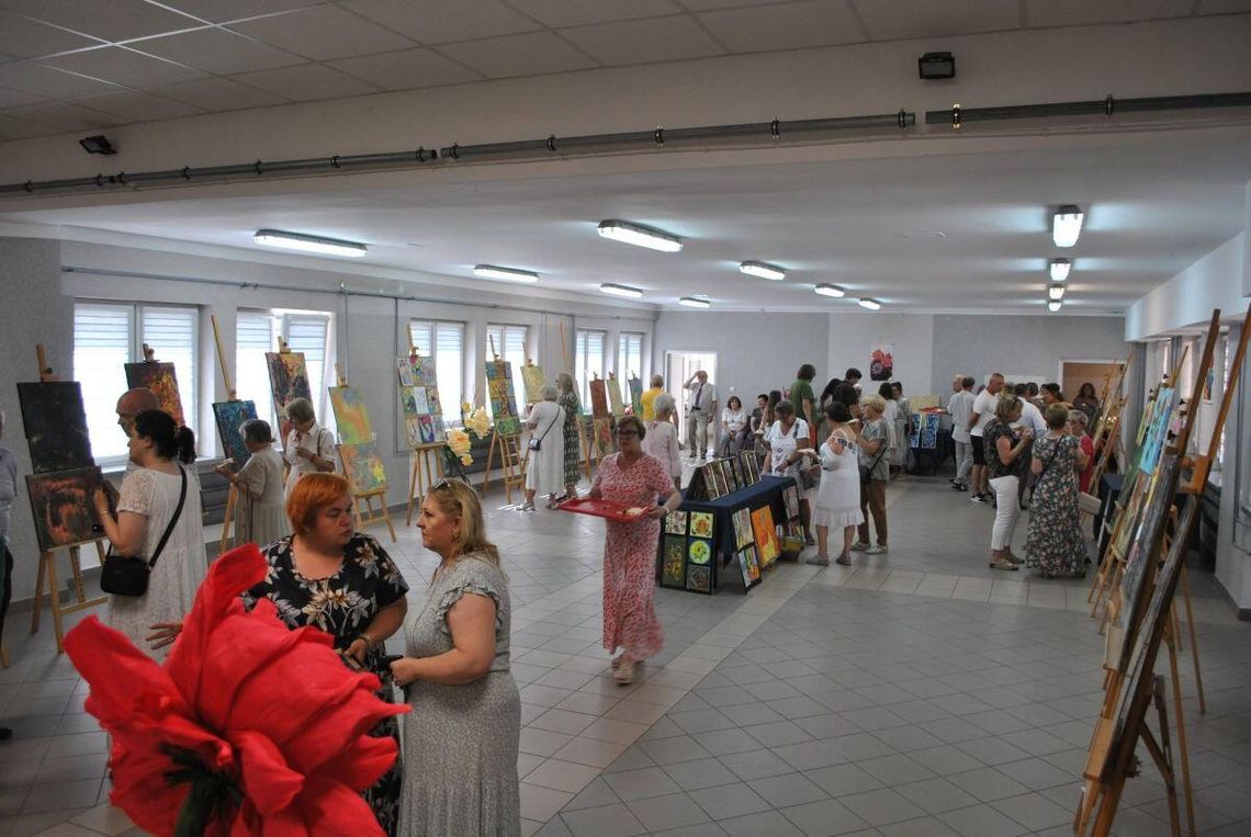 21 czerwca, w Lubyczy Królewskiej odbyła się wystawa rękodzieła przygotowana przez członków Klubu Seniora „Aktywni Seniorzy Lubycza Królewska”.