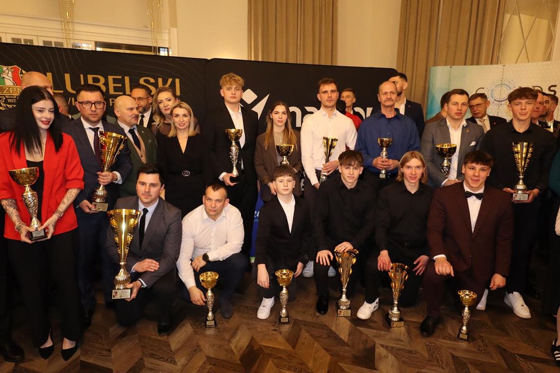 XXVI Plebiscyt Piłkarski oraz I Plebiscyt Sportowy „Kroniki Tygodnia”. Sprawdź wyniki! Gala finałowa I Plebiscytu Sportowego Kroniki Tygodnia w Zamościu.