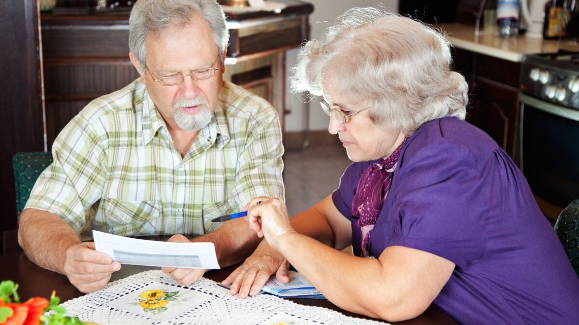 Rosnące koszty utrzymania uderzają w każdego. Bardziej odczuwają je jednak ci, którzy mają niski lub bardzo niski dochód.