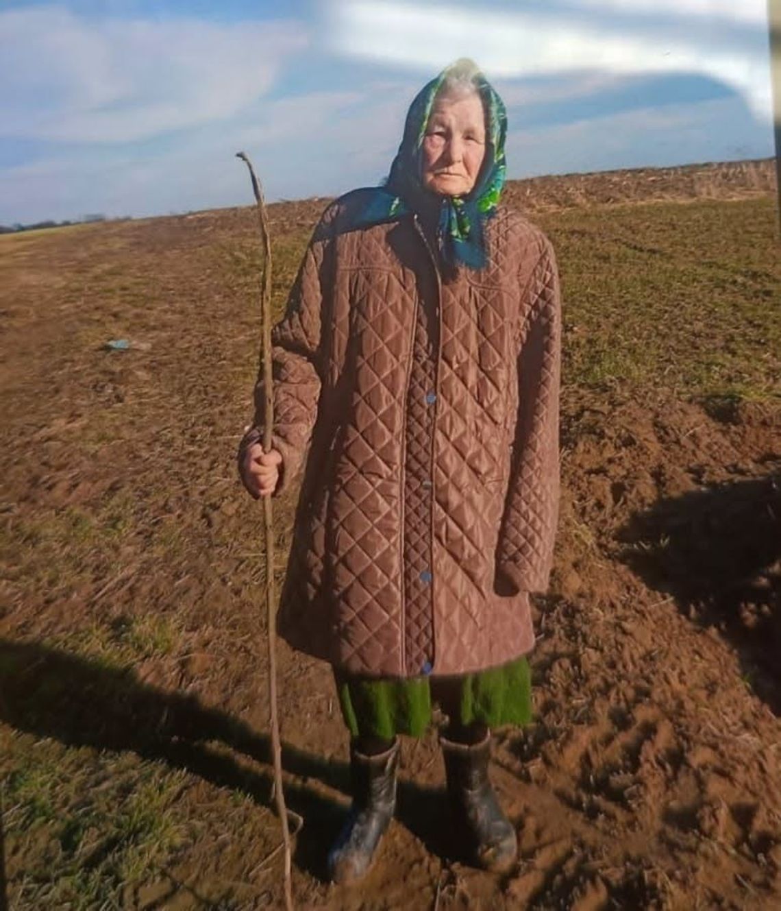 Zaginęła 87-letnia mieszkanka Komarowa-Osady. Policja apeluje o pomoc w poszukiwaniach Zdjęcie zaginionej 87-letniej mieszkanki Komarowa-Osady.