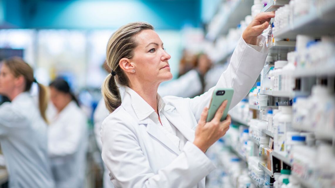 Zagraniczne fundusze wykorzystują luki w prawie i przejmują kolejne sieci aptek.