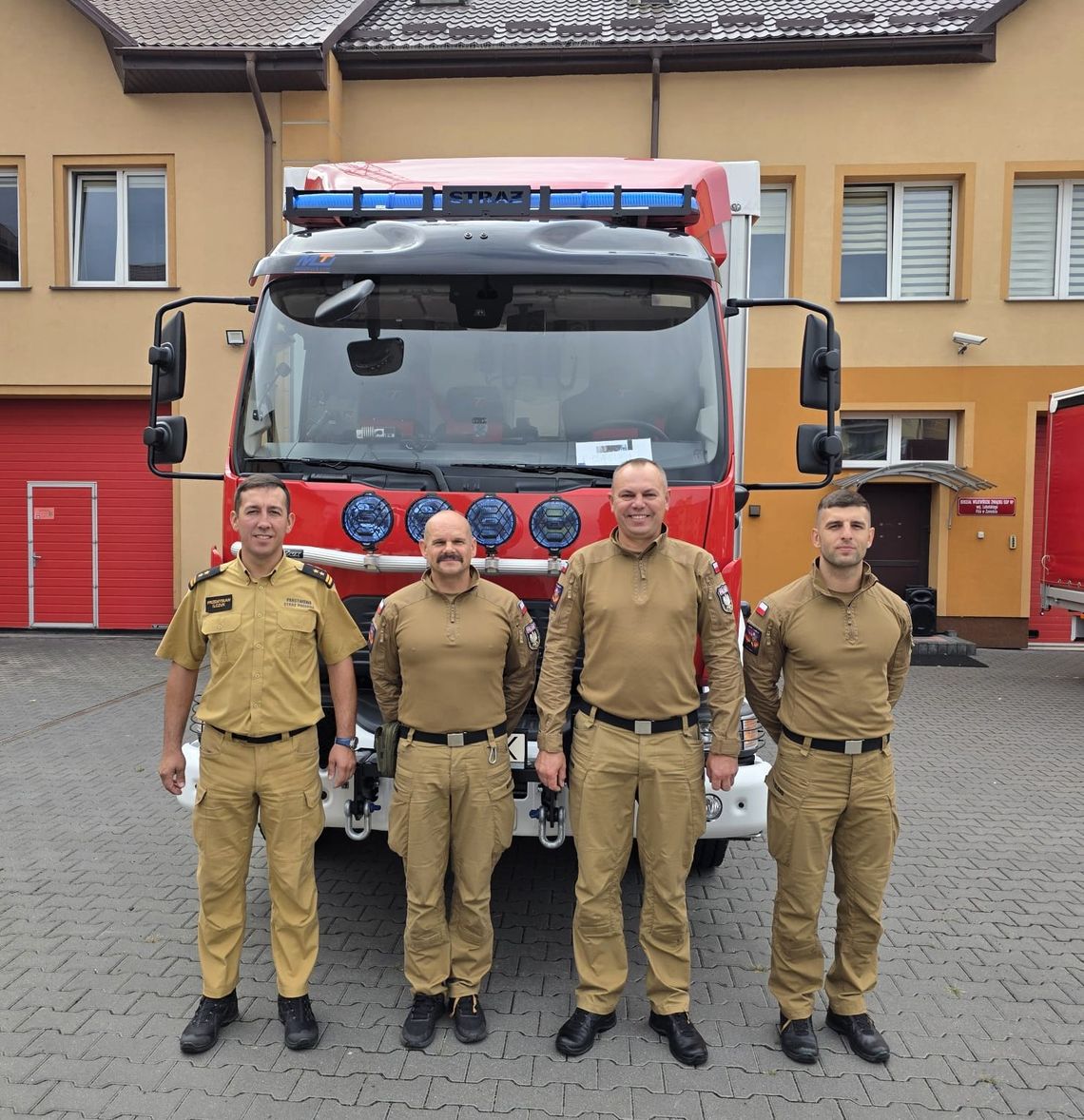 Zamojscy strażacy gasili pożary lasów w Hiszpanii. Właśnie wrócili W 12-osobowym module GFFF Lublin znalazło się czterech strażaków z Zamościa: st. asp. Paweł Sachajko, asp. Łukasz Kostrubała, mł. asp. Karol Swatko oraz st. ogn. Rafał Kuryło.