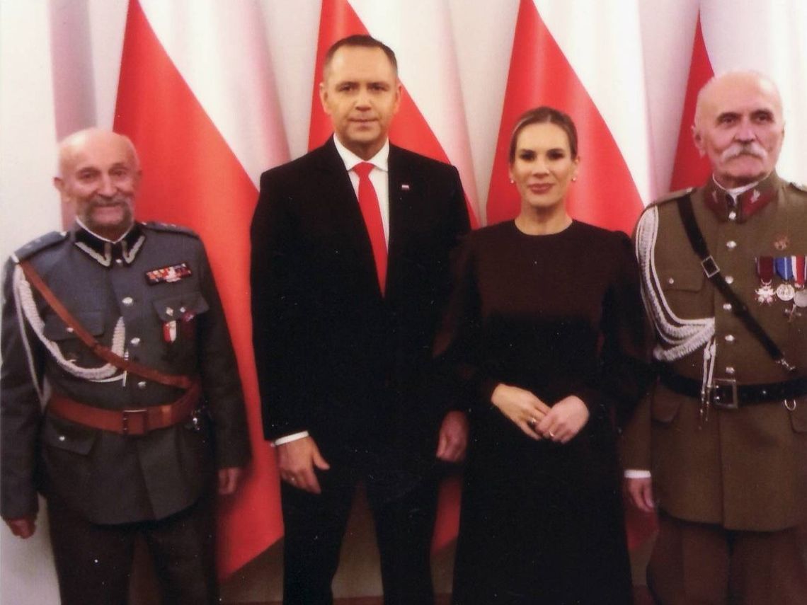 Jerzy Zacharow (pierwszy od lewej) jest honorowym przewodniczącym Stowarzyszenia Internowanych Zamojszczyzny, działa również w zamojskim oddziale terenowym Związku Piłsudczyków RP.