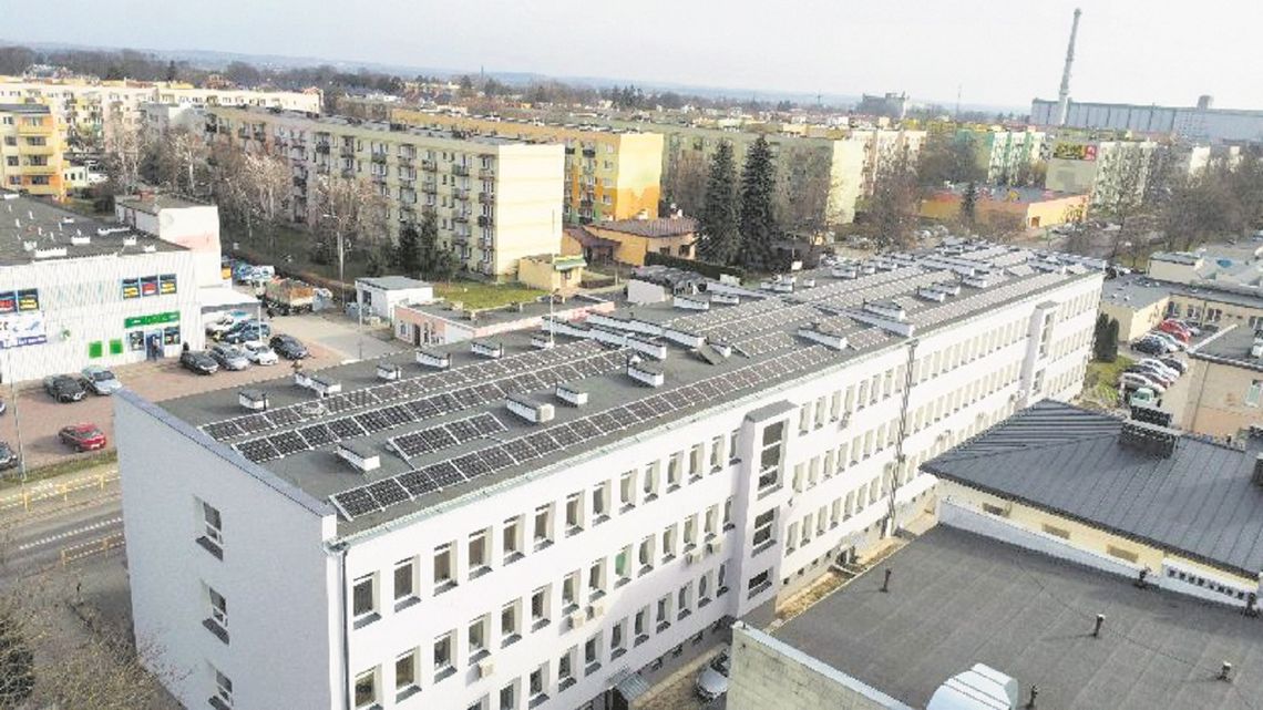 Panele zamontowano na dachu przychodni przy ul. Kilińskiego w Zamościu.
